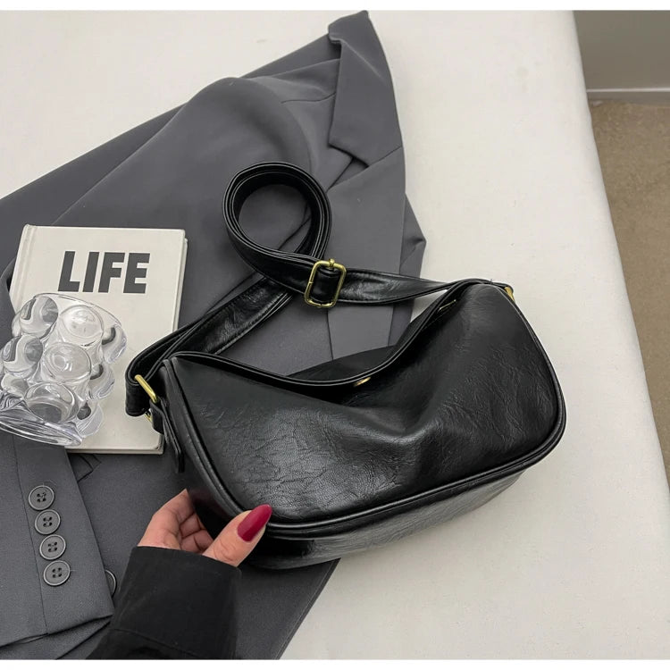 Trendy Ladies' Shoulder Bag 2025 New Autumn Small Design Dumpling Shape Crossbody Bag Commuter Versatile Women's Bag