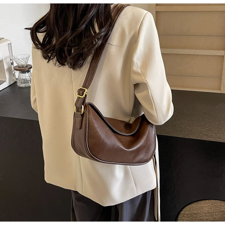 Trendy Ladies' Shoulder Bag 2025 New Autumn Small Design Dumpling Shape Crossbody Bag Commuter Versatile Women's Bag