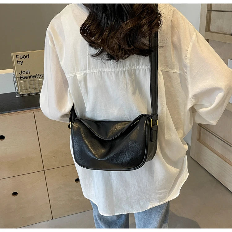 Trendy Ladies' Shoulder Bag 2025 New Autumn Small Design Dumpling Shape Crossbody Bag Commuter Versatile Women's Bag