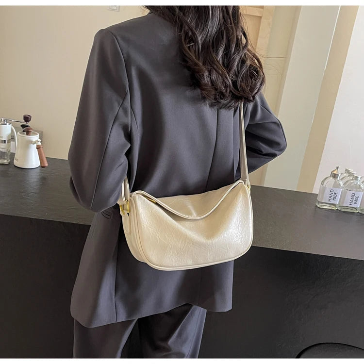 Trendy Ladies' Shoulder Bag 2025 New Autumn Small Design Dumpling Shape Crossbody Bag Commuter Versatile Women's Bag
