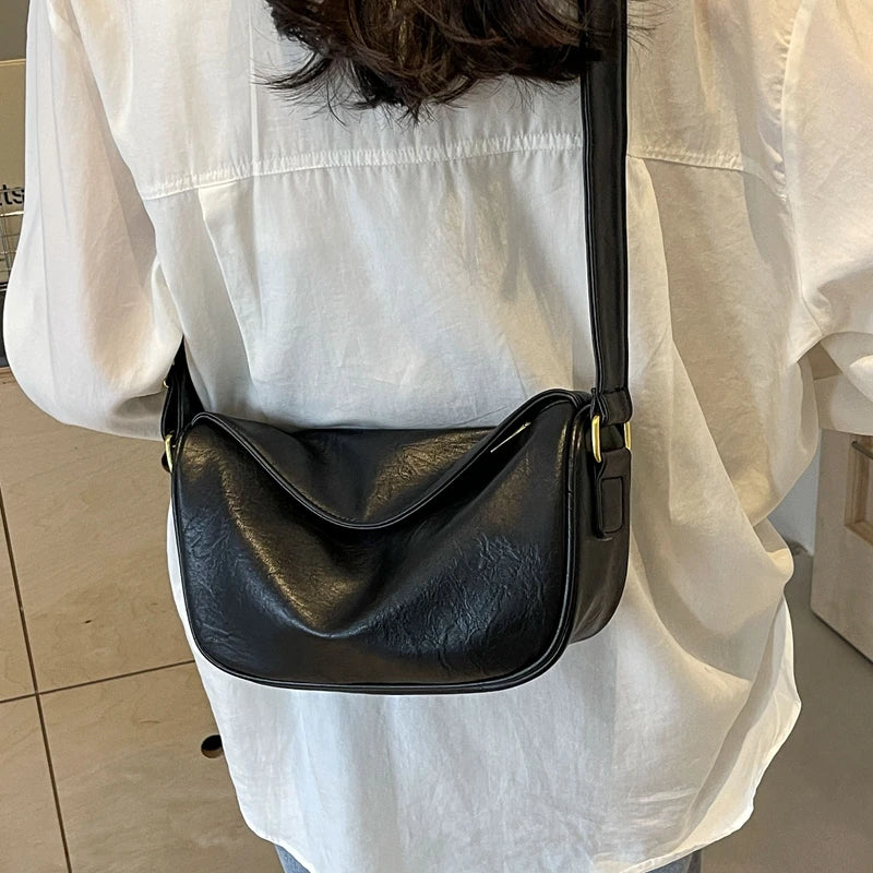 Trendy Ladies' Shoulder Bag 2025 New Autumn Small Design Dumpling Shape Crossbody Bag Commuter Versatile Women's Bag